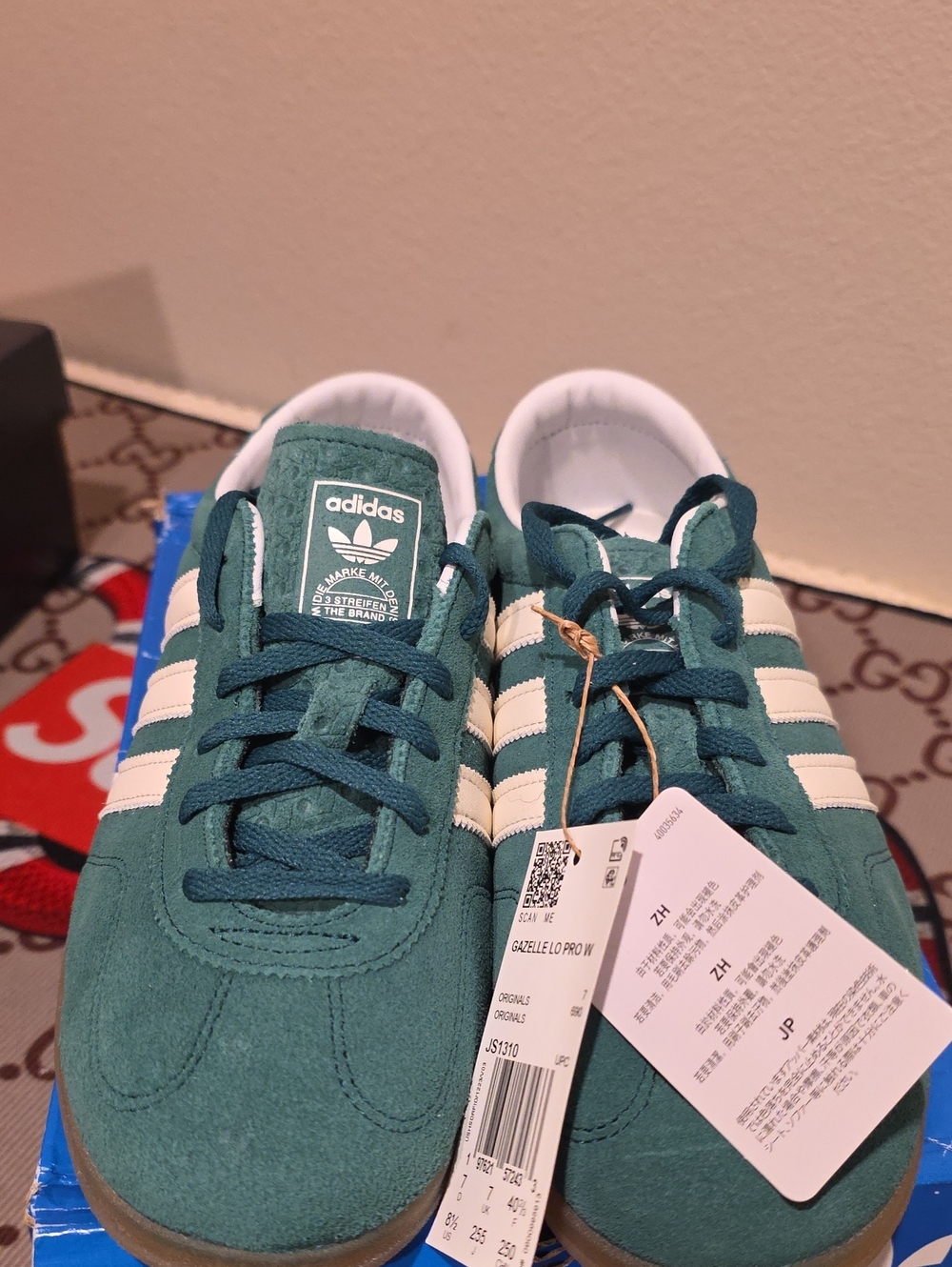 Adidas Womens 8.5 Gazelle Lo Pro W Green Gazelle Suede Sneakers